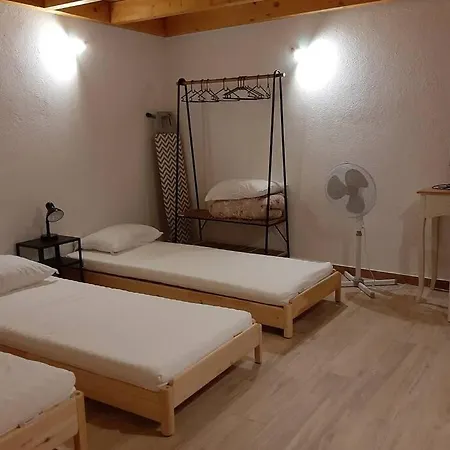 Casinha Amarela 拉哥斯