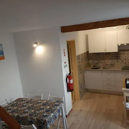 Casinha Amarela Lagos